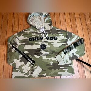 Smokey The Bear Only You, Forest Fire Cropped Hoodie Women’s Medium Camo